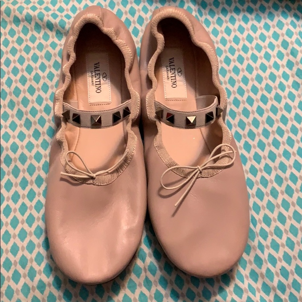 Brand new Valentino Rockstud Flats size 7